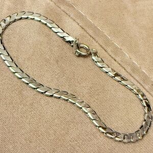 Shiny Silver Tone Snake Chain Bracelet